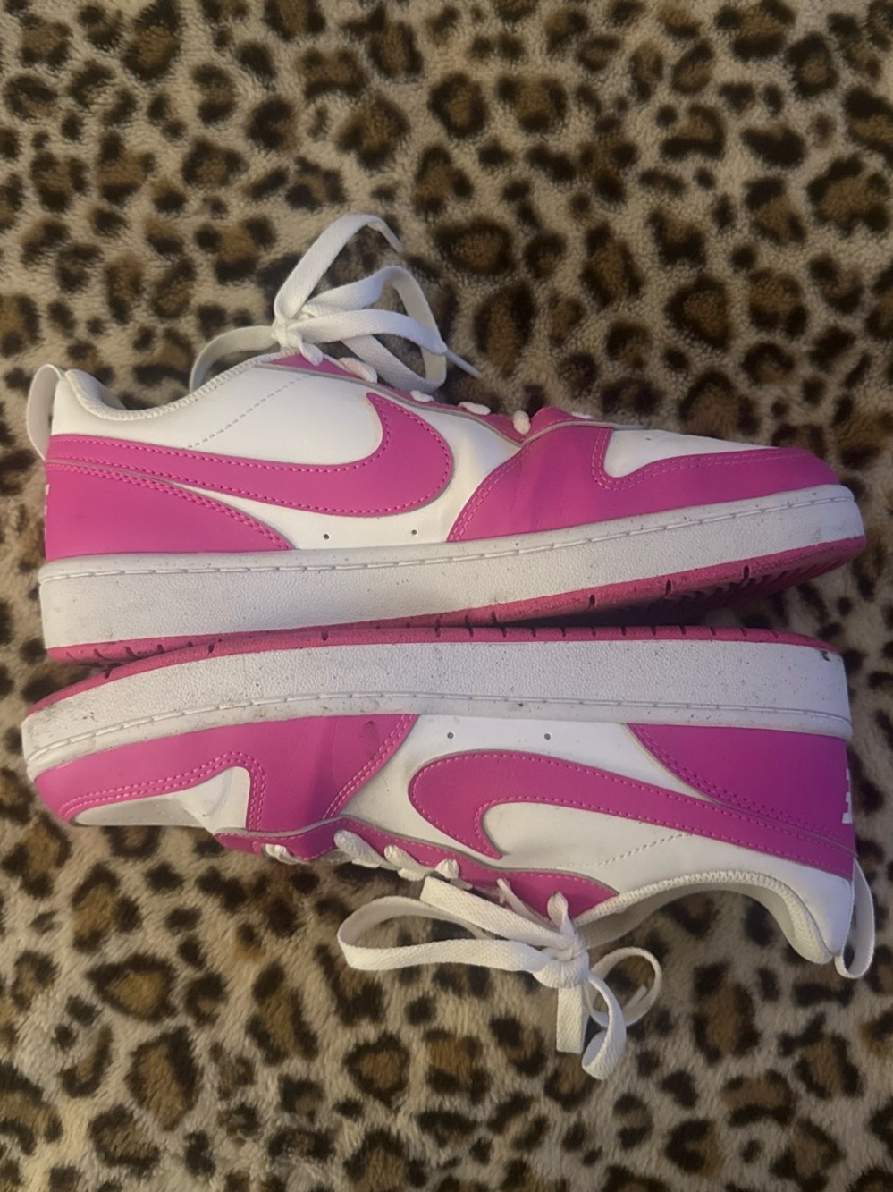 pink nike shoes